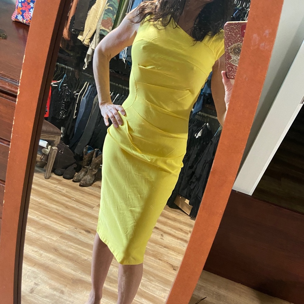 Stunning yellow dress